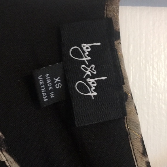 NWT Beautiful Leopard design Blouse, XS - Picture 5 of 8